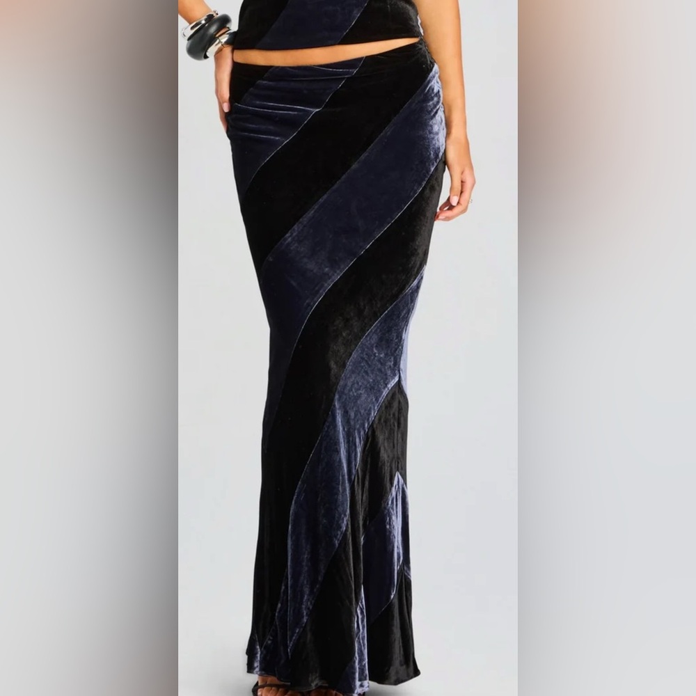 Retrofete Black velvet mermaid Maxi Skirt